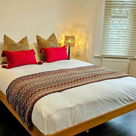 Appartamento Victorian Property Londra Esterno foto