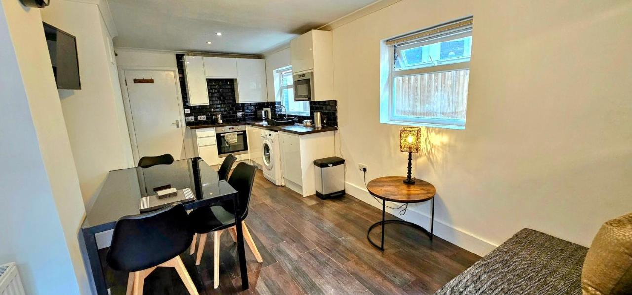 Appartamento Victorian Property Londra Esterno foto